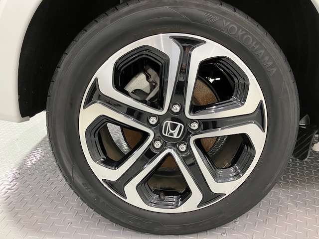 中古車保証の1年間走行距離無制限のホッと保証がついてますので安心してご購入いただけます！