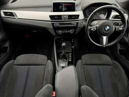 弊社下取り車両 1オーナー コンフォートパッケージ アルカンターラスポーツシート 前後PDC Bカメラ Pアシスト 黒ルーフ アルミトリム アンビエントライト CD,DVD Aワイパー Aストップ オートトランク 18AW 禁煙車両