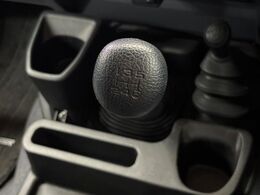 【フロア5速MT】思い通りな走行をお楽しみいただけます♪