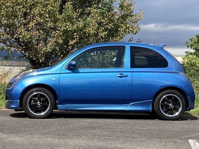 業者オークション仕入れです！検査確認された車両です！大量仕入れではなく1台1台厳選して仕入れてきております！修復歴箇所はリアパネルの交換。修復度合は小さくリアになりますので走りに支障はありません！