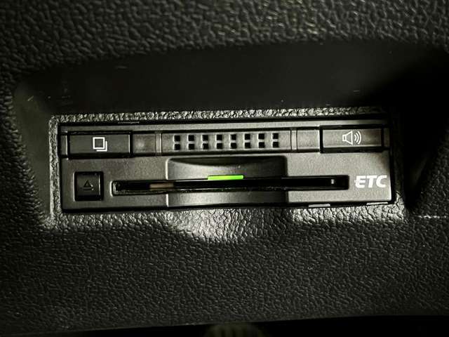 ETC搭載済みです！高速道路の乗り降りを車を止めずに支払いが完了するのでとても便利です。