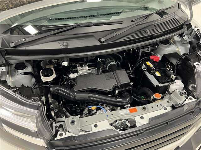 エンジンルーム内も隅々まで掃除がいきわたっています！