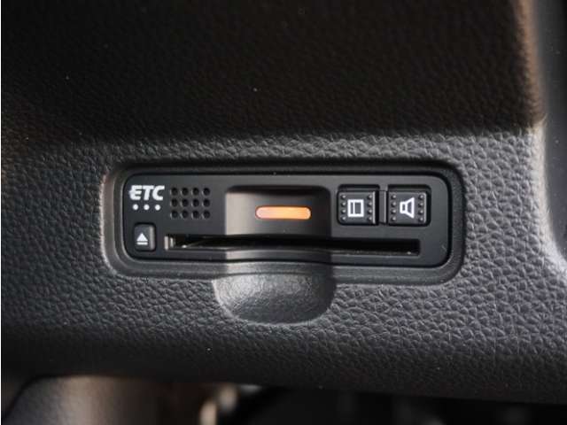 今や必需品の◆ETC車載器　装備車◆　有料道路を利用する際にスムースに通過でき、わずらわしい料金支払いから開放されます！
