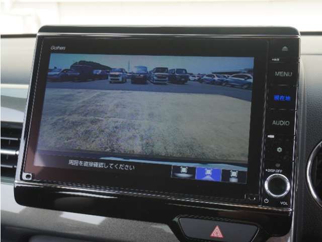 ◆バックカメラ◆リバースにするだけで映ります、後方の安全確認や、狭い駐車場での車庫入れ、雨の日や夜間など視界の悪い時に便利です！安全にバックする為には欠かせない装備です。