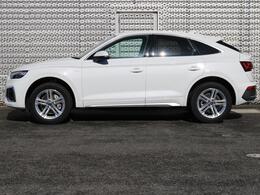 全車両に標準装備の純正アルミホイールは、純正ならではのバランスの良いデザインと、走行安定性をお楽しみ頂けます。