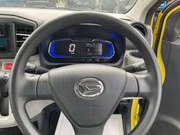 ステアリングからメーター