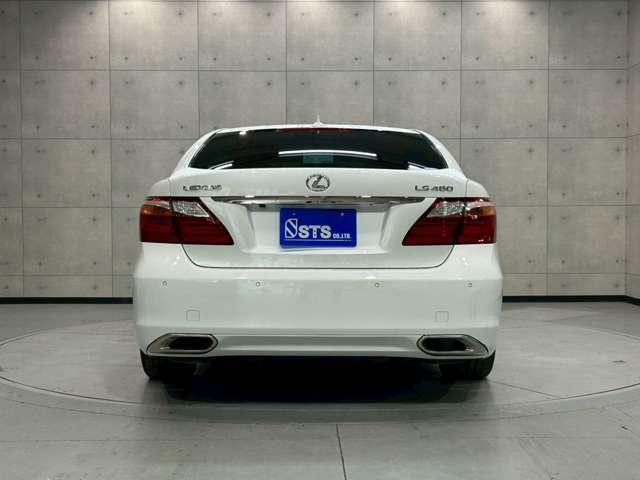 充実装備の1台入荷致しました♪ぜひ実車を見に来てください♪