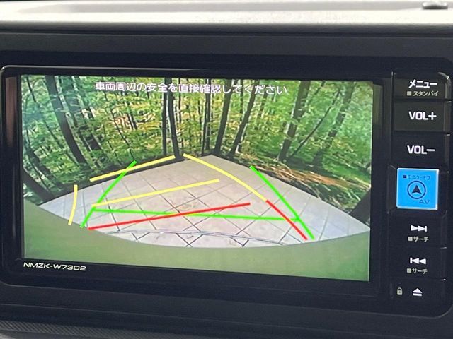 【バックカメラ】駐車時に後方がリアルタイム映像で確認できます。大型商業施設や立体駐車場での駐車時や、夜間のバック時に大活躍！運転スキルに関わらず、今や必須となった装備のひとつです！