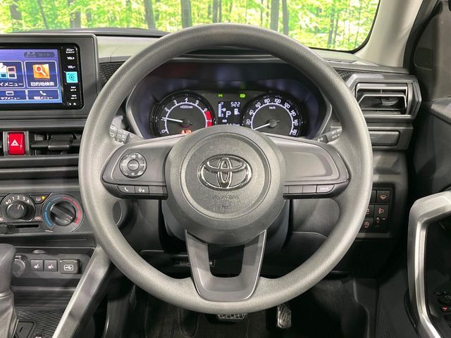 ステアリングも使用感が少なく、きれいな状態となっております♪