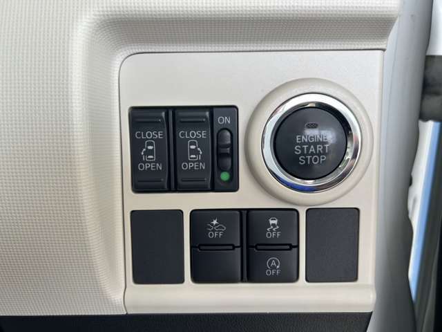 両側電動スライドドア