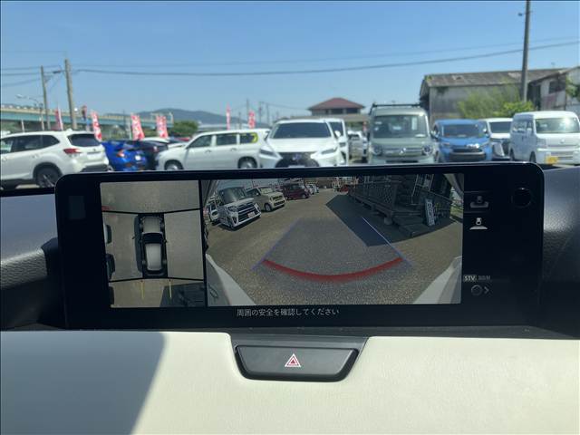 ★バックモニター★バックモニター付きですから車庫入れもラクになりますね♪とても便利でうれしい安全装備です！