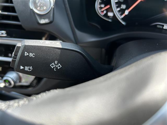 【運転席操作部】『運転席周辺の装備』の画像になります。快適なドライブを楽しむための機能が装備されています！運転席から触れるので使いやすいです！