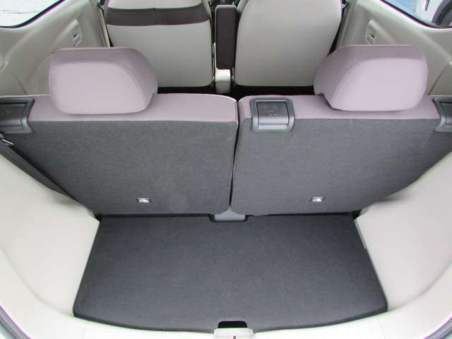 ラゲッジルームは、多くの荷物を積めちゃいます♪