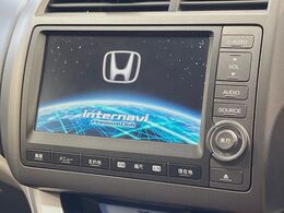 【純正HDDナビ】人気の純正ナビを装備しております。ナビの使いやすさはもちろん、オーディオ機能も充実！キャンプや旅行はもちろん、通勤や買い物など普段のドライブも楽しくなるはず♪