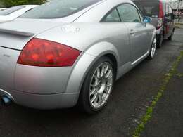 目立つ、凹み、キズもありません。