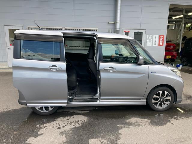 両側スライドドアなので、狭い駐車場でも乗り降りもラクラク♪