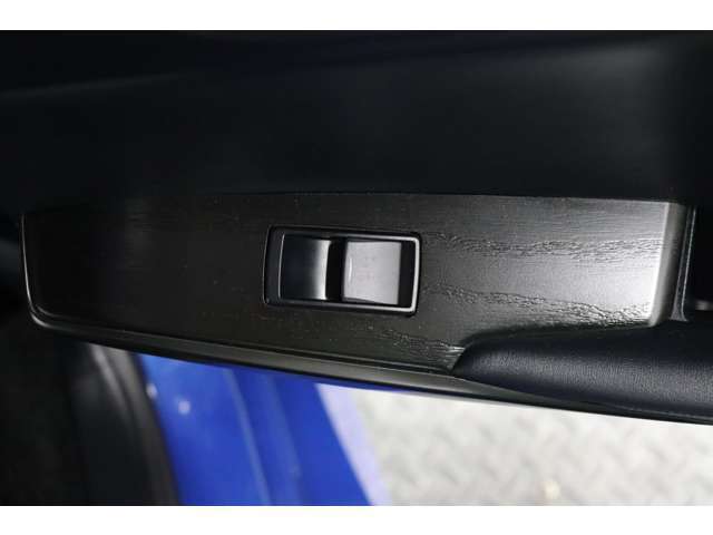 リヤドアスイッチ回りの画像です