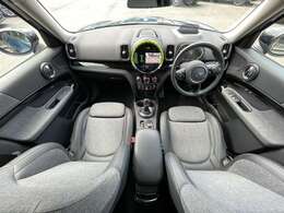 地域最大級の展示台数！お気に入りのお車があれば、ぜひステアリングを手にしてください。稀少モデルも鋭意取り揃え、幅広いニーズにお応え致します。スタッフ一同皆様のご来店を、心よりお待ち申し上げます。