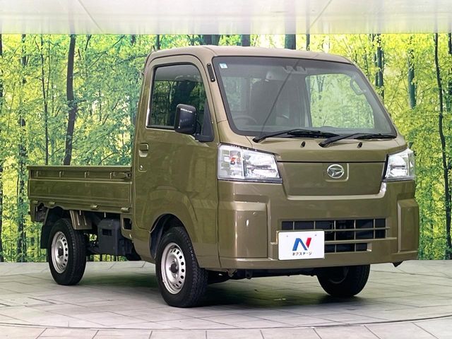 大好評のボディコーティング「弾スプラッシュコート」もご納車までに施工可能。通常のガラスコートと異なる、耐久年数6年の無機質ガラスコーティングが、ボディをキレイな状態に保ってくれます。