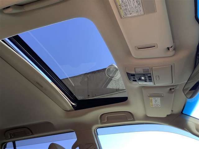 ☆トヨタ認定中古車の安心1　まるごとクリ-ニング☆室内外すみずみまで美しく仕上げています。