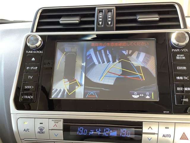バックモニタ-も装備しております。車庫入れの苦手なお客様、もうご心配いりません。重宝してくれると思います。