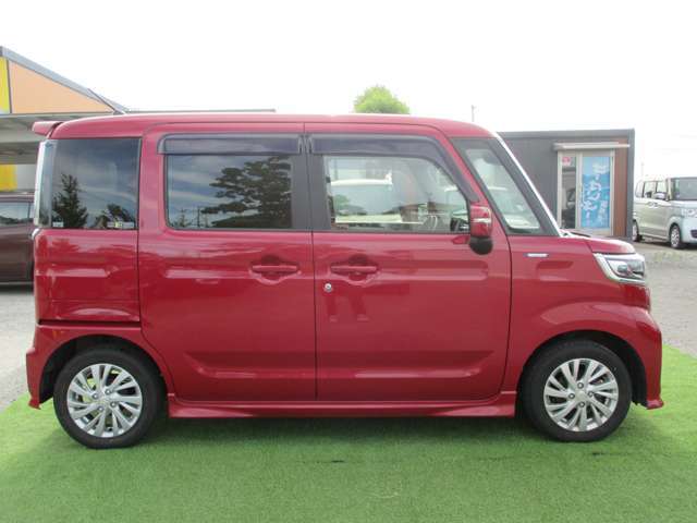 店頭販売もしております。在庫が無くなってしまうこともございますので気になる車はお早めに問い合わせください。