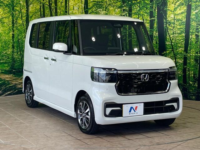 大好評のボディコーティング「弾スプラッシュコート」もご納車までに施工可能。通常のガラスコートと異なる、耐久年数6年の無機質ガラスコーティングが、ボディをキレイな状態に保ってくれます。
