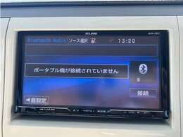 【ナビゲーション】メモリーナビ・フルセグTV・CD/DVD再生・Bluetooth対応でスマホの音楽が車内で聞けます♪別途8，000円で、走行中にもTVが映るようになり、ナビの操作も出来ますヨ♪