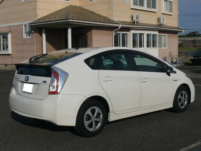 もちろん外装コーティングを施工させていただきます。一緒にヘッドライトコーティングも施工させていただき納車させていただきます。