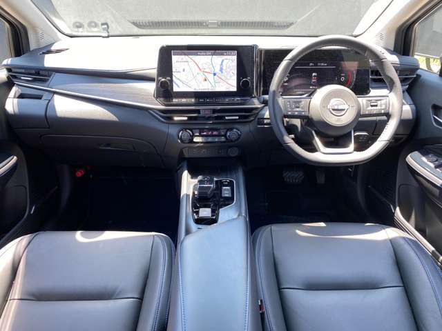 ノートオーラの運転席周りの画像です。