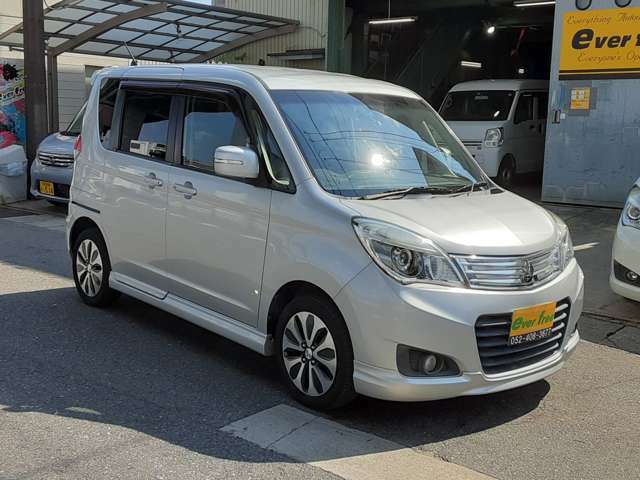 自社工場完備しております。納車後の車検・修理・事故等もおまかせください。安心してお車乗ってください。