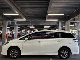 当社の中古車はまるごとクリーニング済み。インパネ、シート、天井、トランク、までスチーム洗浄でクリーニング。さらに消臭、除菌、ボディーコートで外装の鉄粉や汚れも除去しております。