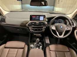☆センターパネルを運転席側に僅かに傾けたBMW独特のインパネ☆【駆け抜ける歓び】はここからもスタートしております☆