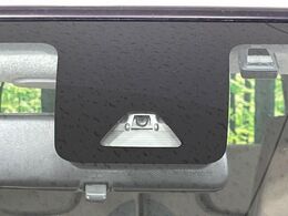 【スマートアシスト2】走行中に前方の車両等を認識し、衝突しそうな時は警報とブレーキで衝突回避と被害軽減をアシスト。より安全にドライブをお楽しみいただけます。