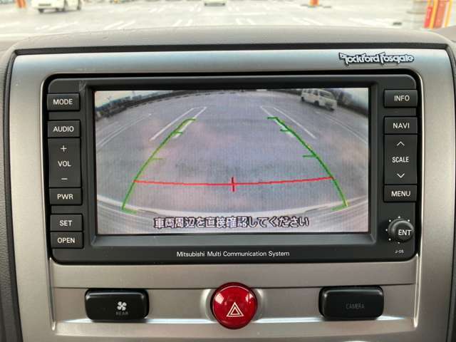 もはや付いていて当たり前になっているバックカメラももちろん付いていますよ！駐車も楽々ですね♪