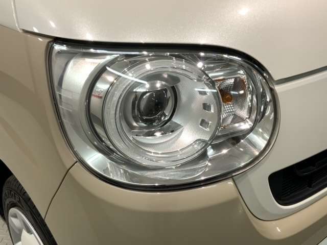 LEDヘッドライトは、点灯の瞬間から最大光量を発揮し、突然暗くなるトンネルなどでの安定感を高めます。