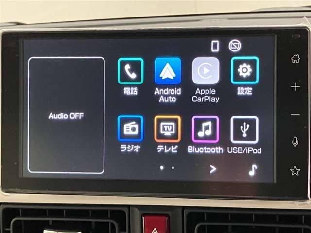 ディスプレイオーディオを装備。スマホとクルマをつなぐことで、これまでのナビに加えて、いろんなサービスが楽しめます。