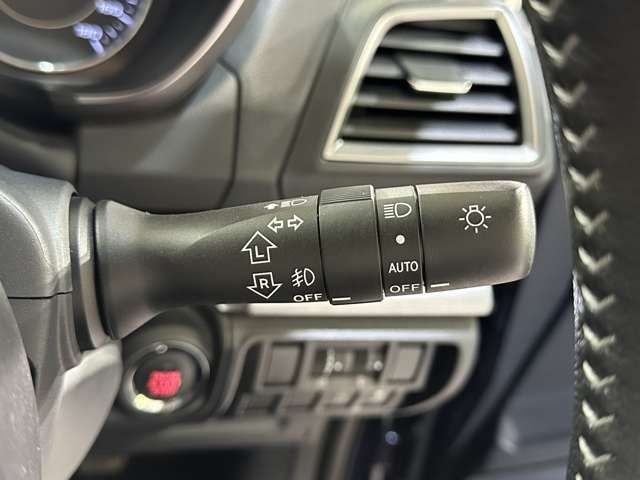 オートライト装備車両です。