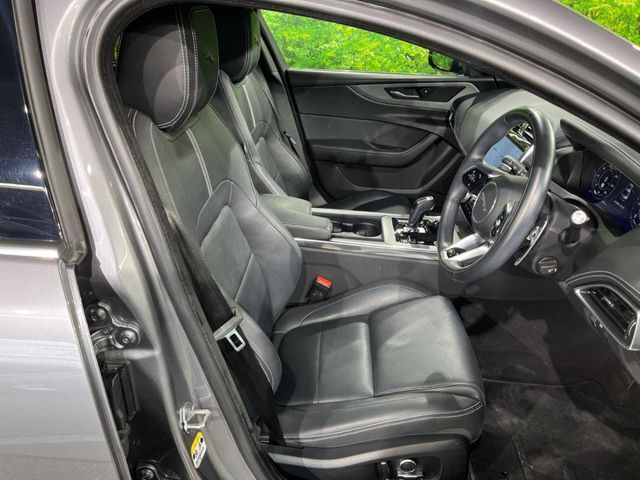 『輸入車ならではの洗練されたインテリア！英国らしい気品高いインテリアに仕上がっております！また、『インテリアガード』も扱っています。詳しくは店頭スタッフまで♪