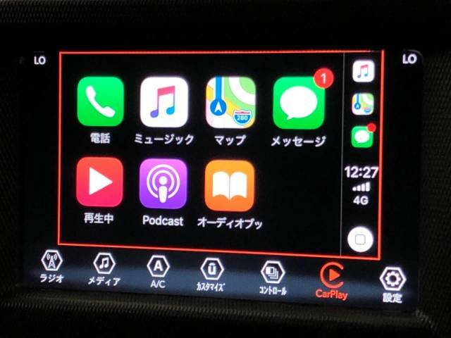 ●Apple　Car　Play：スマホとの有線接続で、ナビ・オーディオ再生などスマホのアプリ機能が画面でも使える便利機能です！