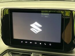 【ディスプレイオーディオ】お持ちのスマホやMP3プレイヤーとの無線接続で音楽再生が可能！コードで繋ぐわずらわしさも無く、手軽にお気に入りの音楽を楽しめます。