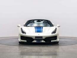 ボディカラーはBianco Italia