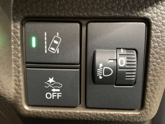 横滑り防止機能装置、VSAを装備、F1レースの世界から一般車へ技術応用された先進安全装備です。やはりHONDAですね♪