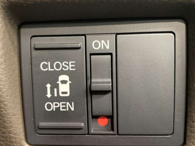 ワンタッチでスライドドアの開閉が可能なパワースライドドア付き！キーレスでの操作も出来ますので荷物が沢山の時でも操作出来ます。