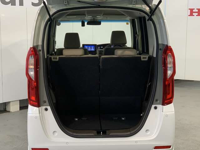 ラゲッジルームも広く、たくさんのお荷物が詰めます！