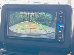 【バックカメラ】駐車時に後方がリアルタイム映像で確認できます。大型商業施設や立体駐車場での駐車時や、夜間のバック時に大活躍！運転スキルに関わらず、今や必須となった装備のひとつです！