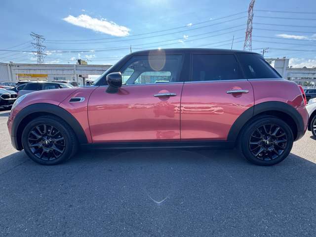 ☆タッチパネルナビ☆リヤビューカメラ☆Bluetooth