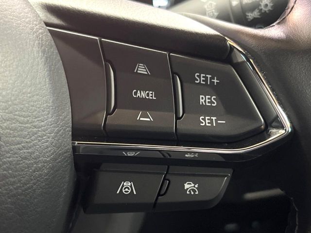 【マツダ・レーダークルーズコントロール】高速道路での長距離走行が楽に！自動で速度を保つクルーズコントロールが、衝突軽減システムと連携し、前方の車両を感知して車間を保つように速度調節してくれます！！