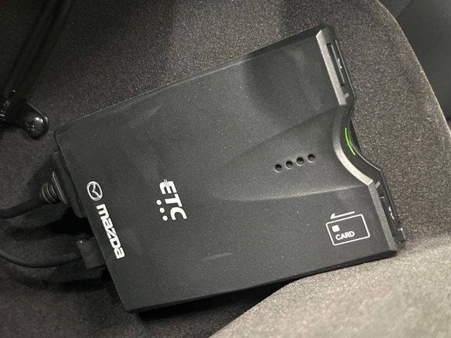 【ETC】高速道路の料金所をストレスなく通過！話題のスポットやサービスエリアに多い「スマートIC」利用時は必須のアイテムです。当店でセットアップを実施、ご納車当日からすぐにご利用いただけます！