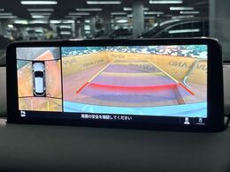 【360°ビューモニター】専用のカメラにより、上から見下ろしたような視点で360度クルマの周囲を確認することができます☆死角部分も確認しやすく、狭い場所での切り返しや駐車もスムーズに行えます。